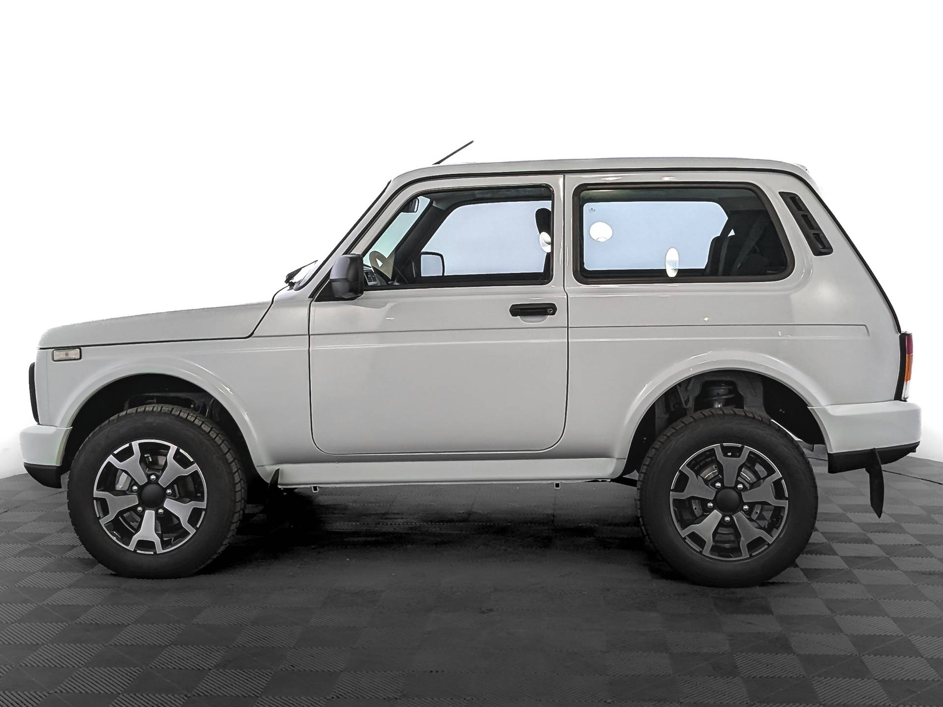 Lada Niva Legend 3 дв Urban 1.7 5MT