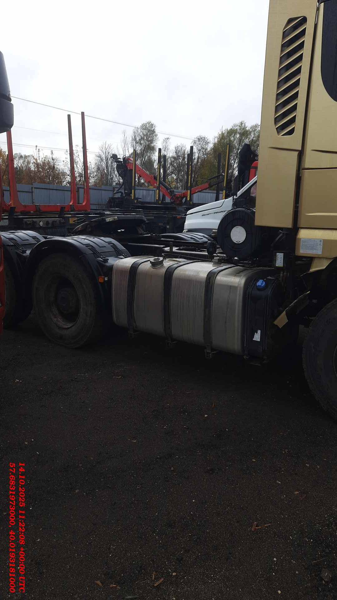 Shacman SX42584W324C,  310 286 км, 2022 года в лизинг