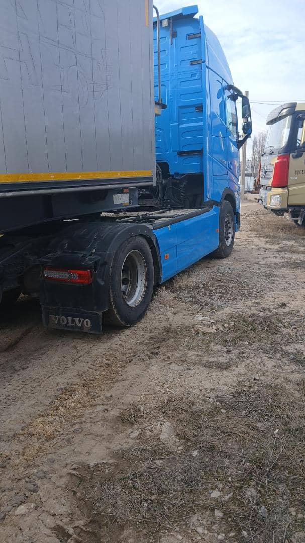 Volvo FH 460 4x2 (FH Globetrotter),  756 215 км, 2021 года в лизинг