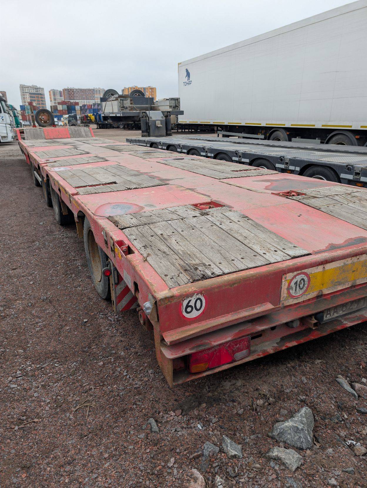 Компания СпецПрицеп Тяжеловоз низкорамный 9942L4