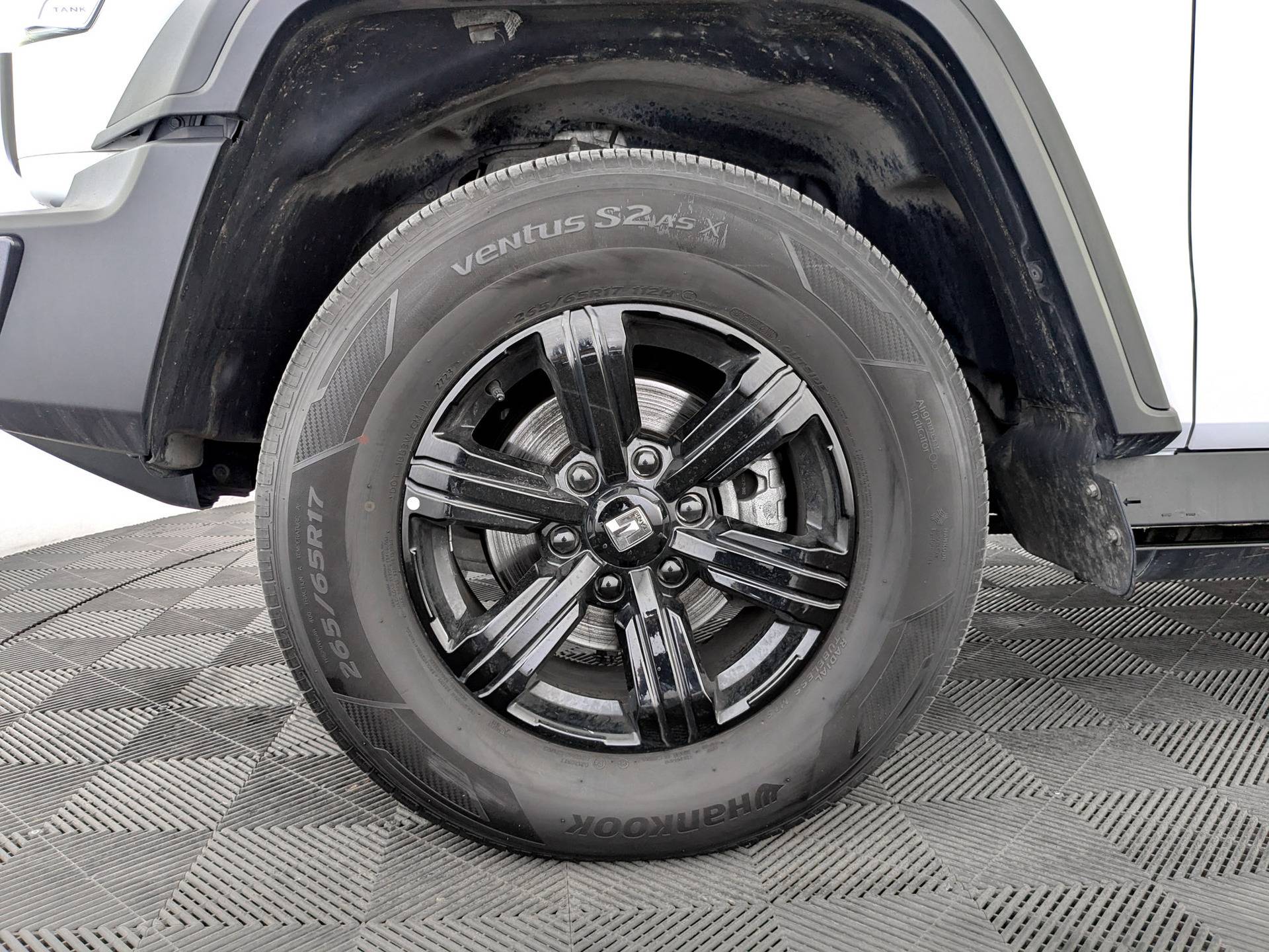 Tank 300 City Premium 2.0 8AT 4WD