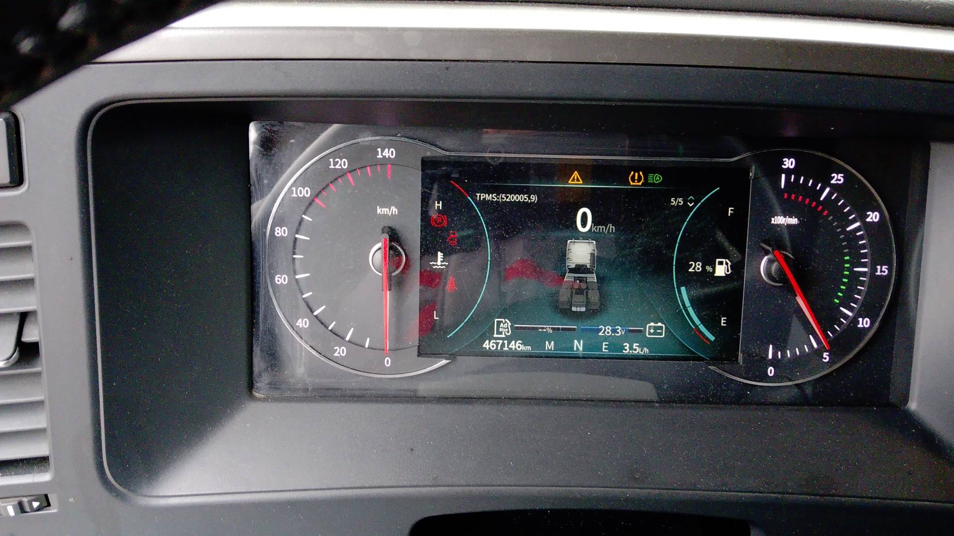 DongFeng DFH4180 4x2,  467 146 км, 2022 года в лизинг