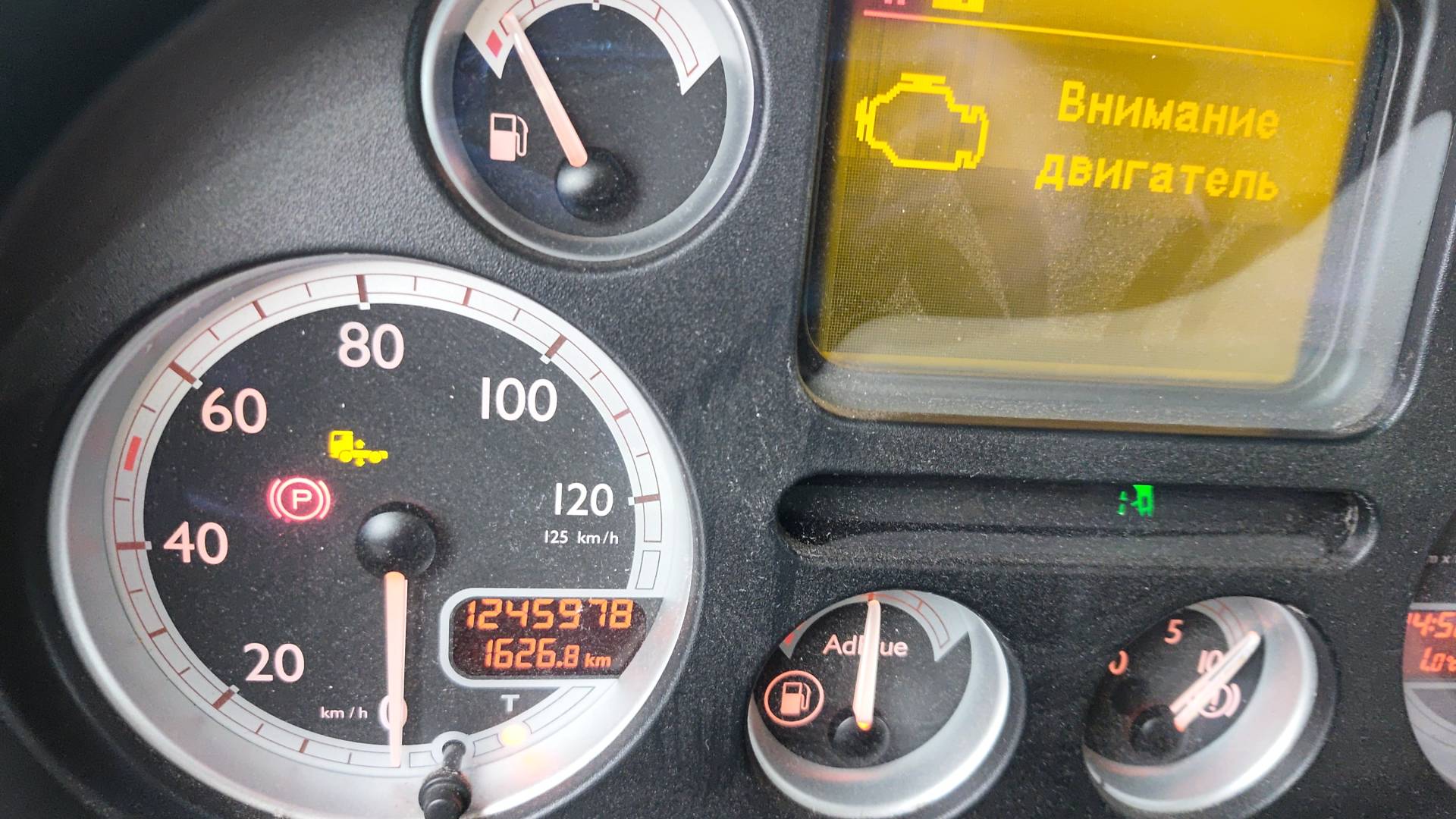 DAF XF105.460 FT 4x2 (Space Cab),  1 245 978 км, 2017 года в лизинг