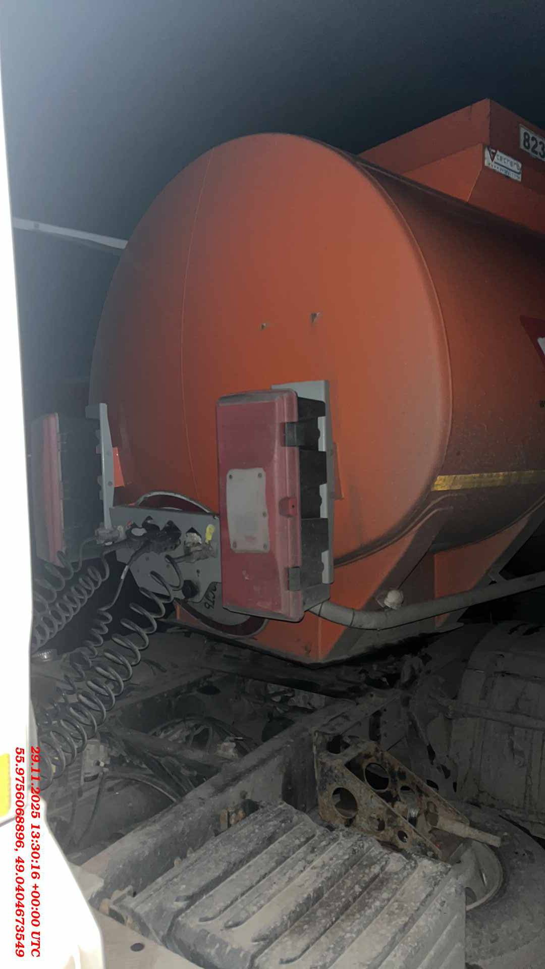 Сеспель Бензовоз SF3328 (964845)