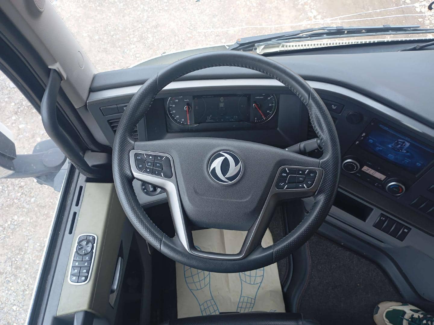 DongFeng GX D111A 4x2,  206 905 км, 2023 года в лизинг