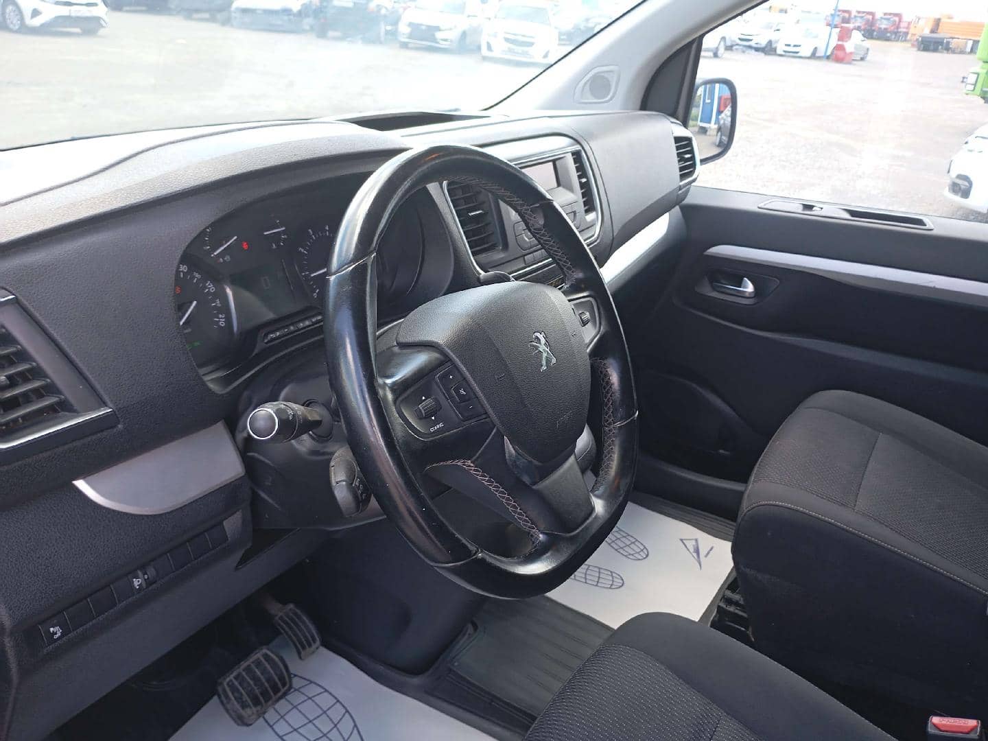 Peugeot Traveller,  160 744 км, 2021 года в лизинг