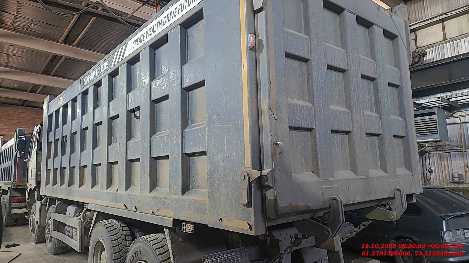 FAW CA3310P66K24T4E5 8х4,  24 483 км, 2023 года в лизинг