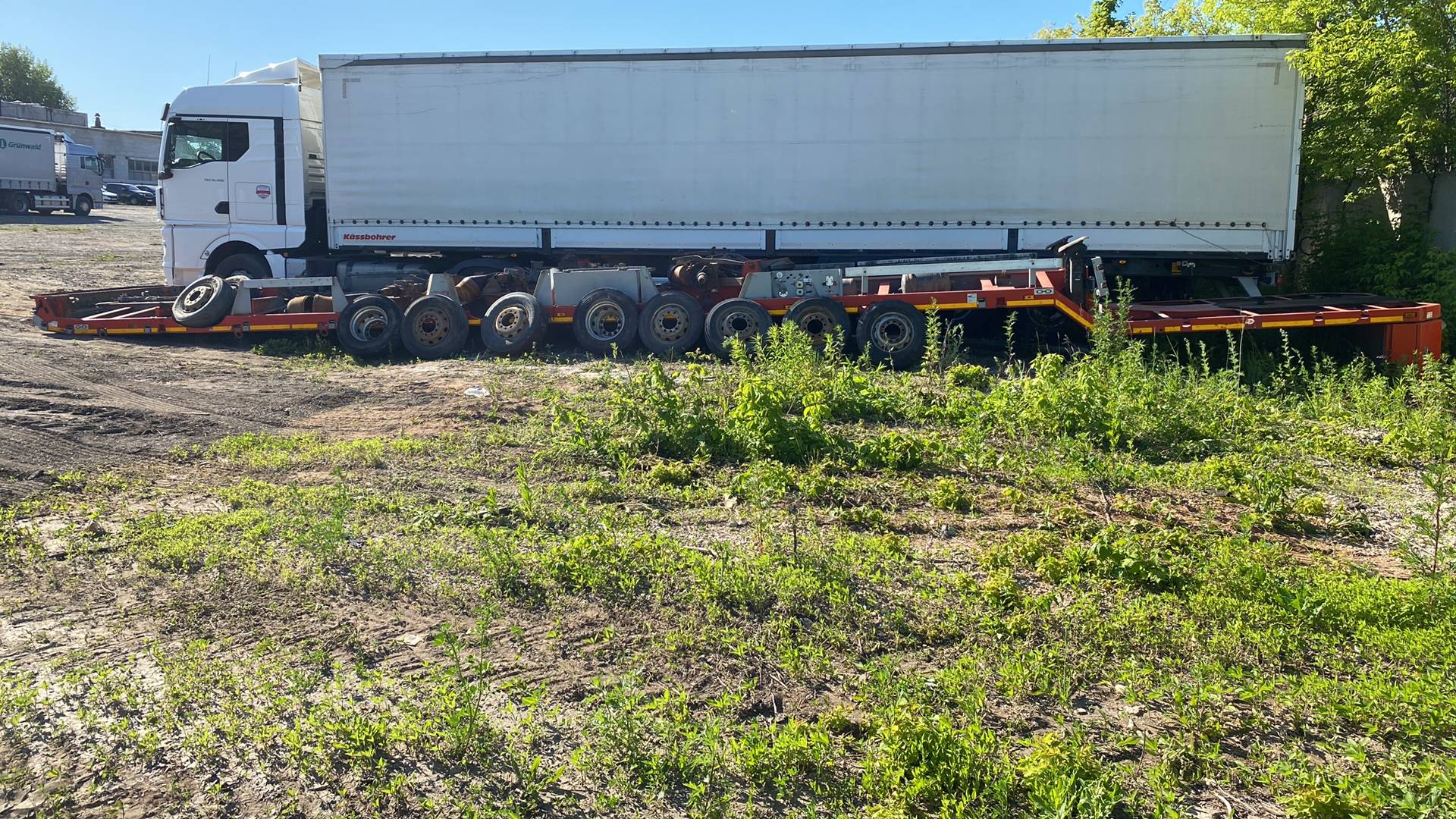 Компания СпецПрицеп Тяжеловоз низкорамный 9942L4, 2022 года в лизинг