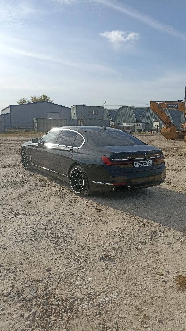 BMW 7 серия Long,  254 839 км, 2019 года в лизинг