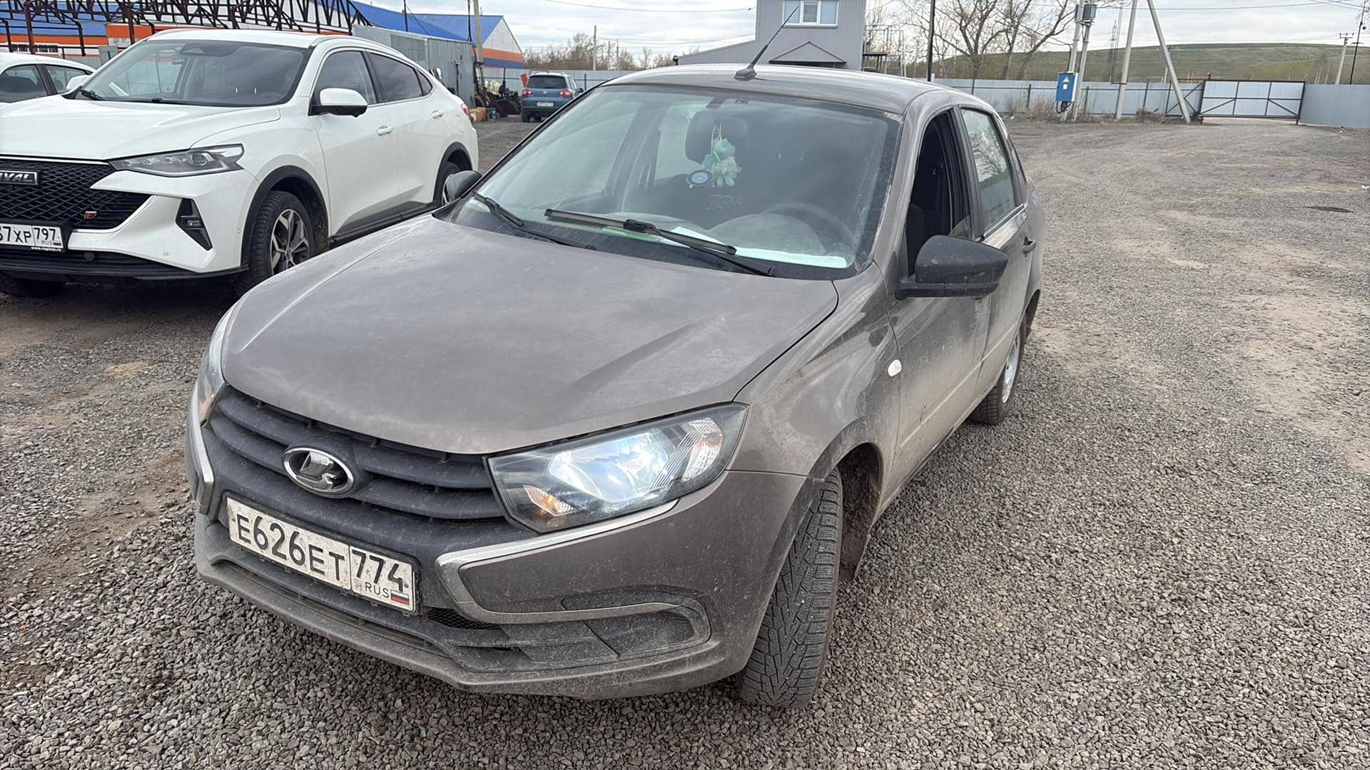 Lada Granta седан,  142 536 км, 2021 года