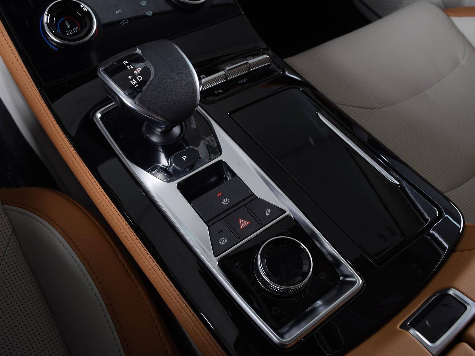 Jetour X70 Plus 1.6TGDI-7DCT Luxury