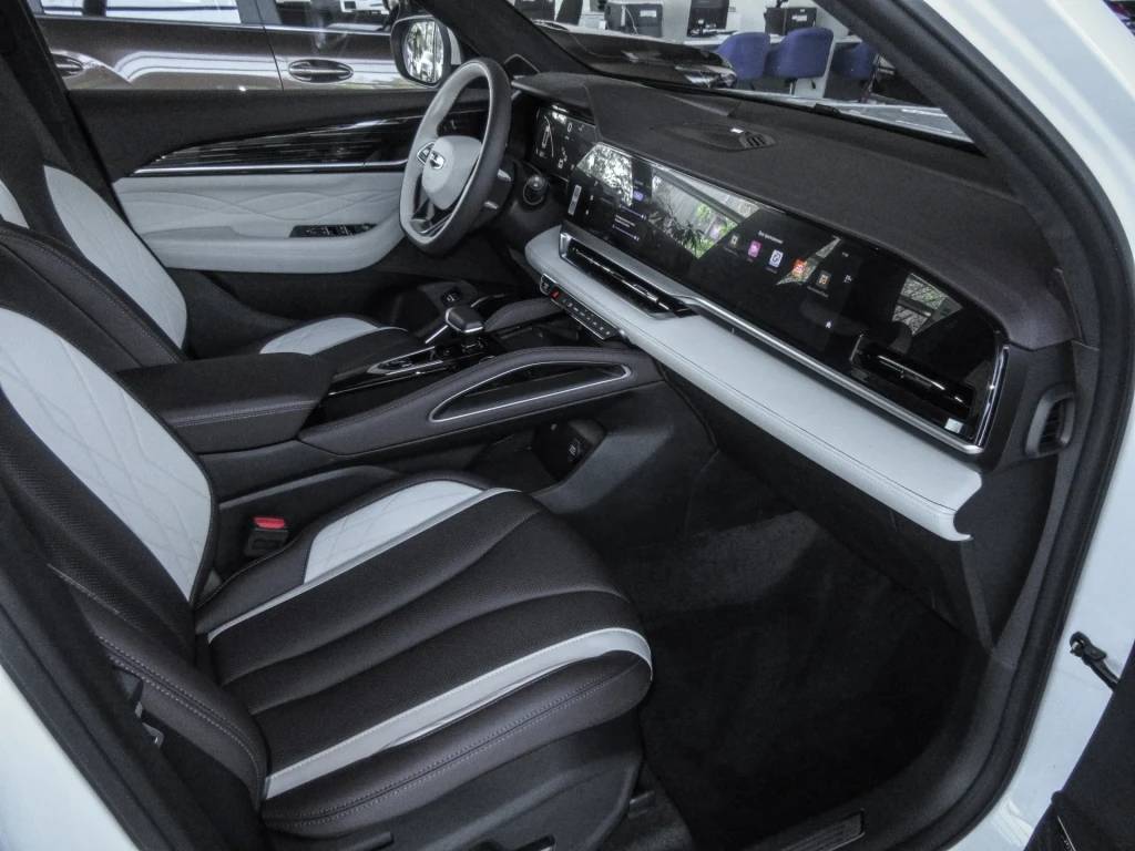 Geely Monjaro Flagship 2.0T (238 hp) 8AT 4WD