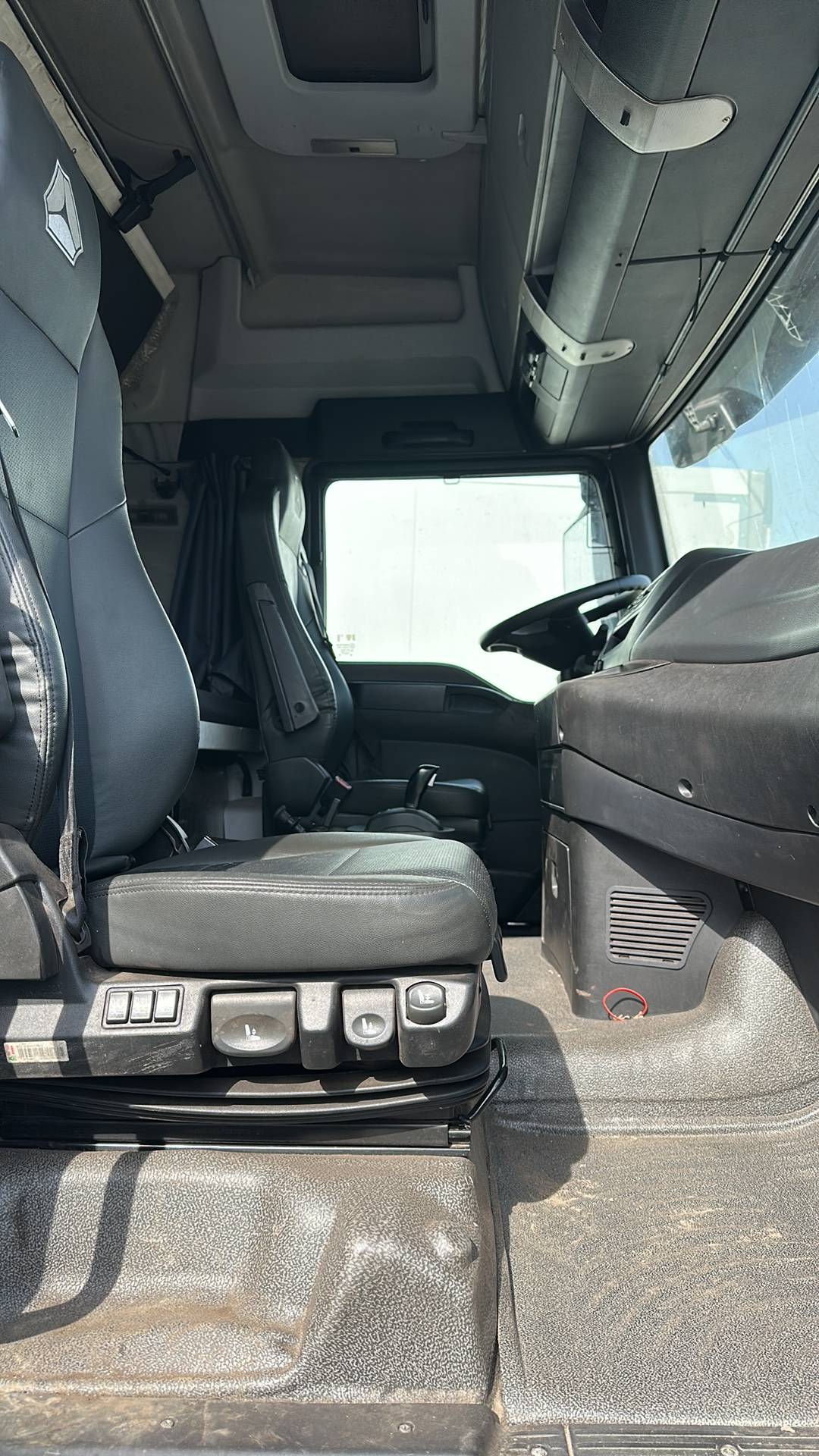 Sitrak С7Н 6×4 ZZ4256V364HE,  251 010 км, 2023 года в лизинг