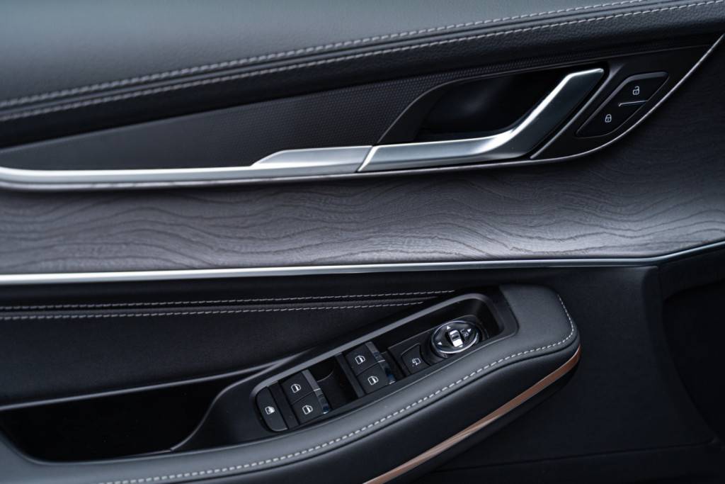 EXEED LX Премиум 1.6Т АТ полный привод (Premium)