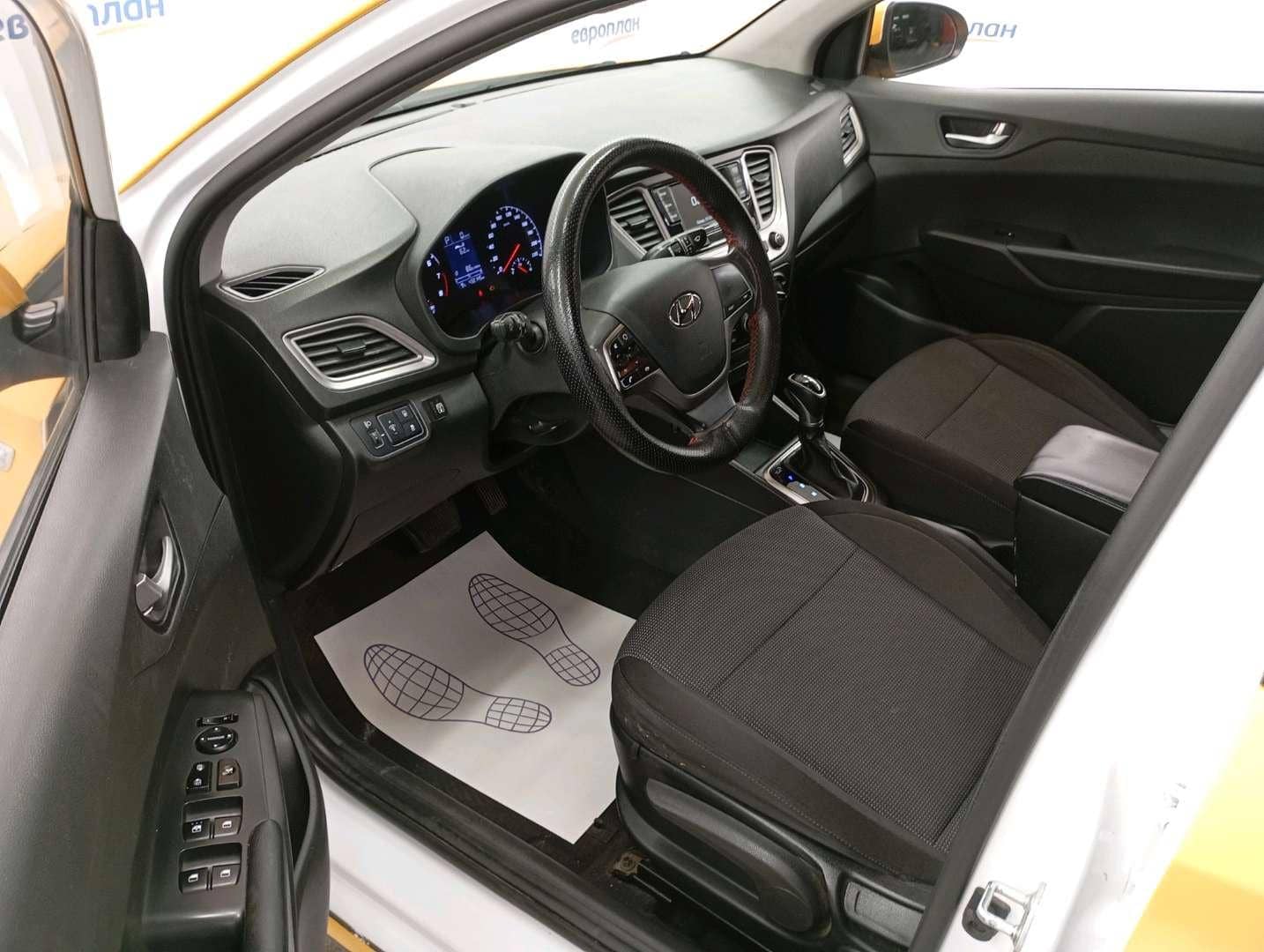Hyundai Solaris,  432 145 км, 2021 года в лизинг