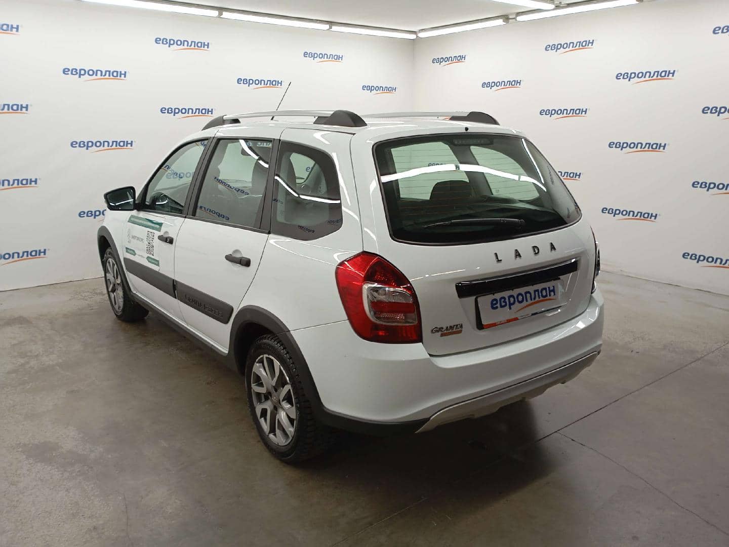 Lada Granta Кросс,  32 679 км, 2023 года в лизинг