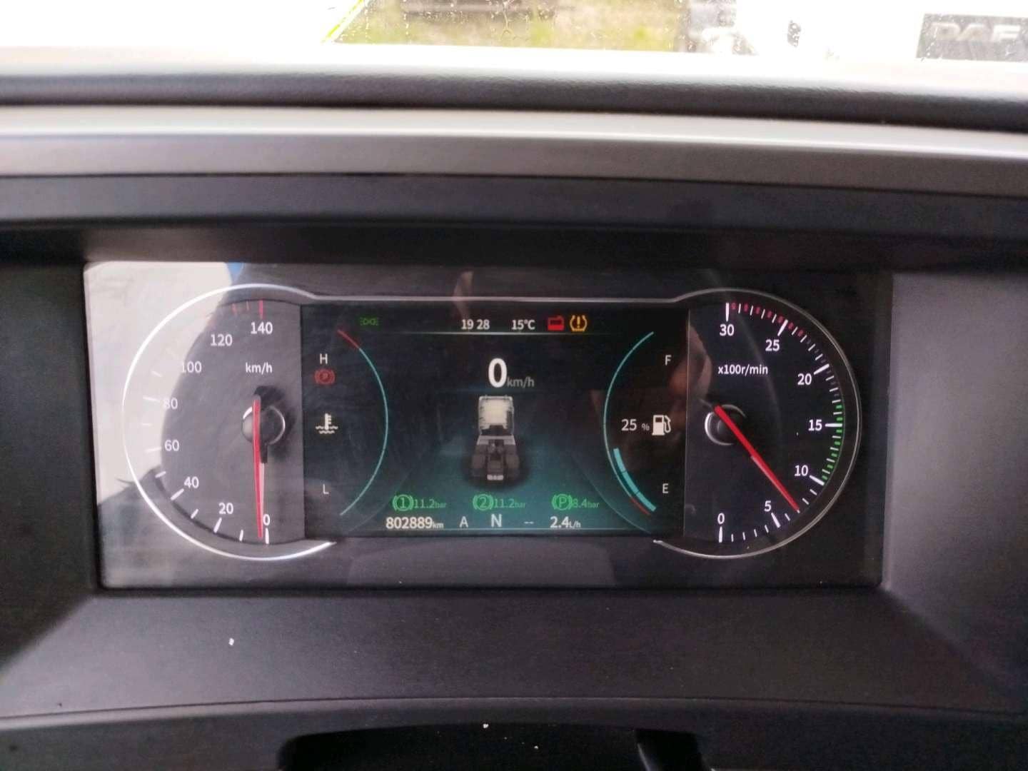 DongFeng GX DFH4180 4x2,  802 889 км, 2023 года в лизинг