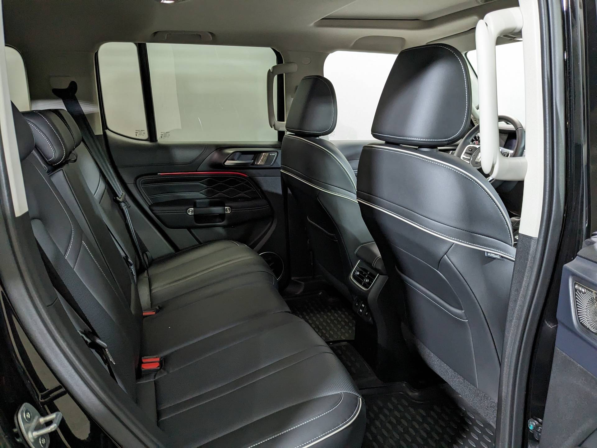 Tank 300 City Premium 2.0 8AT 4WD