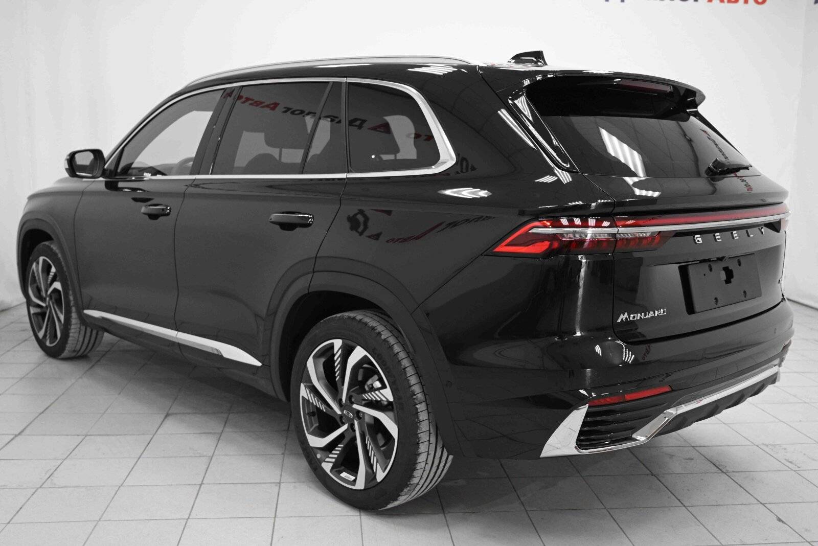 Geely Monjaro Flagship 2.0T (238 hp) 8AT 4WD