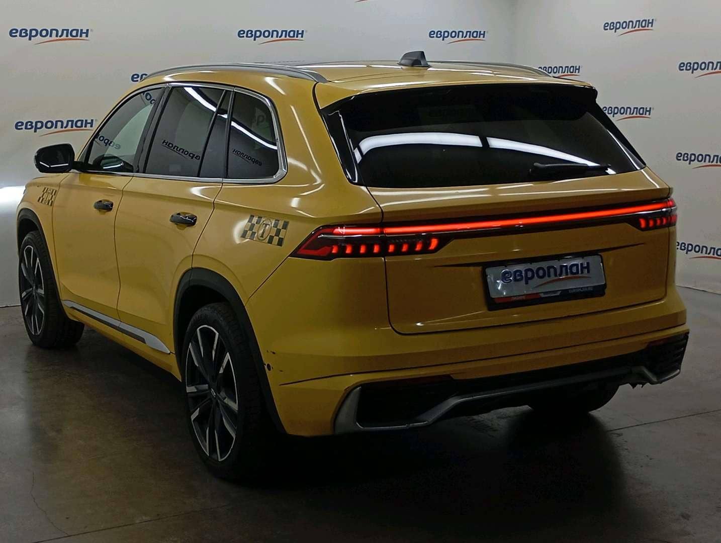 Geely Monjaro,  198 056 км, 2024 года в лизинг
