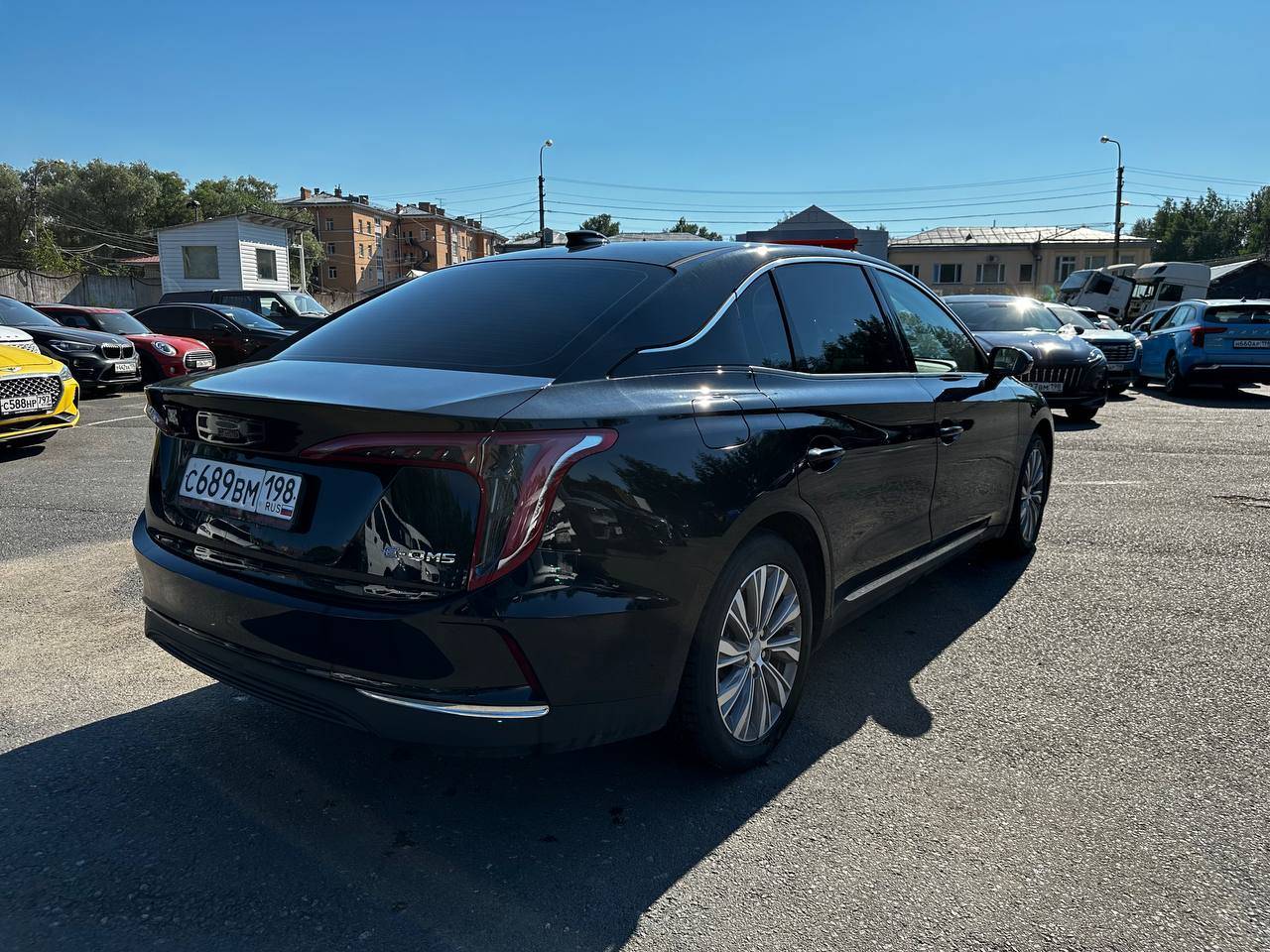 Hongqi E-QM5,  5 001 км, 2022 года в лизинг