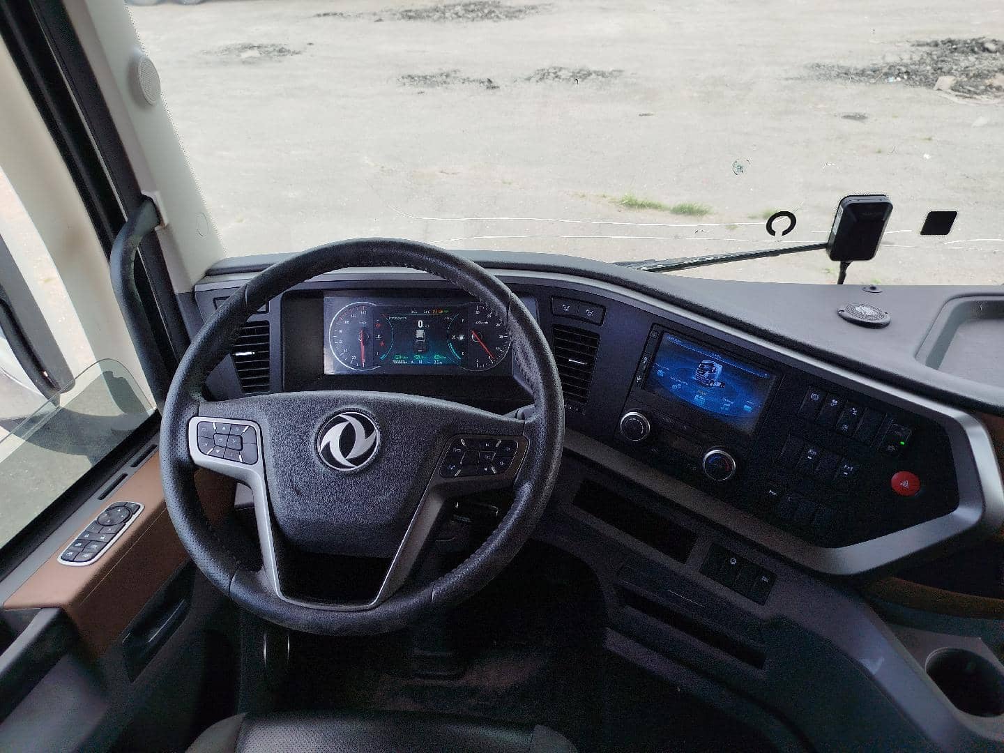 DongFeng GX DFH4180 4x2,  593 393 км, 2024 года в лизинг