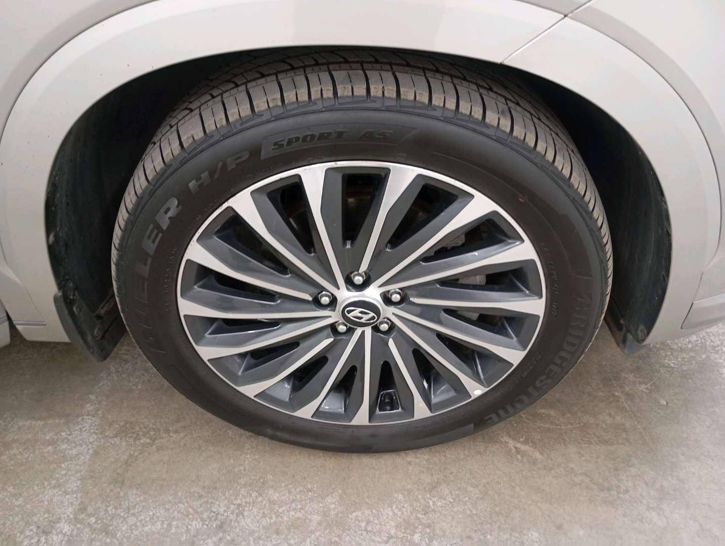 Hyundai Palisade,  85 395 км, 2023 года в лизинг