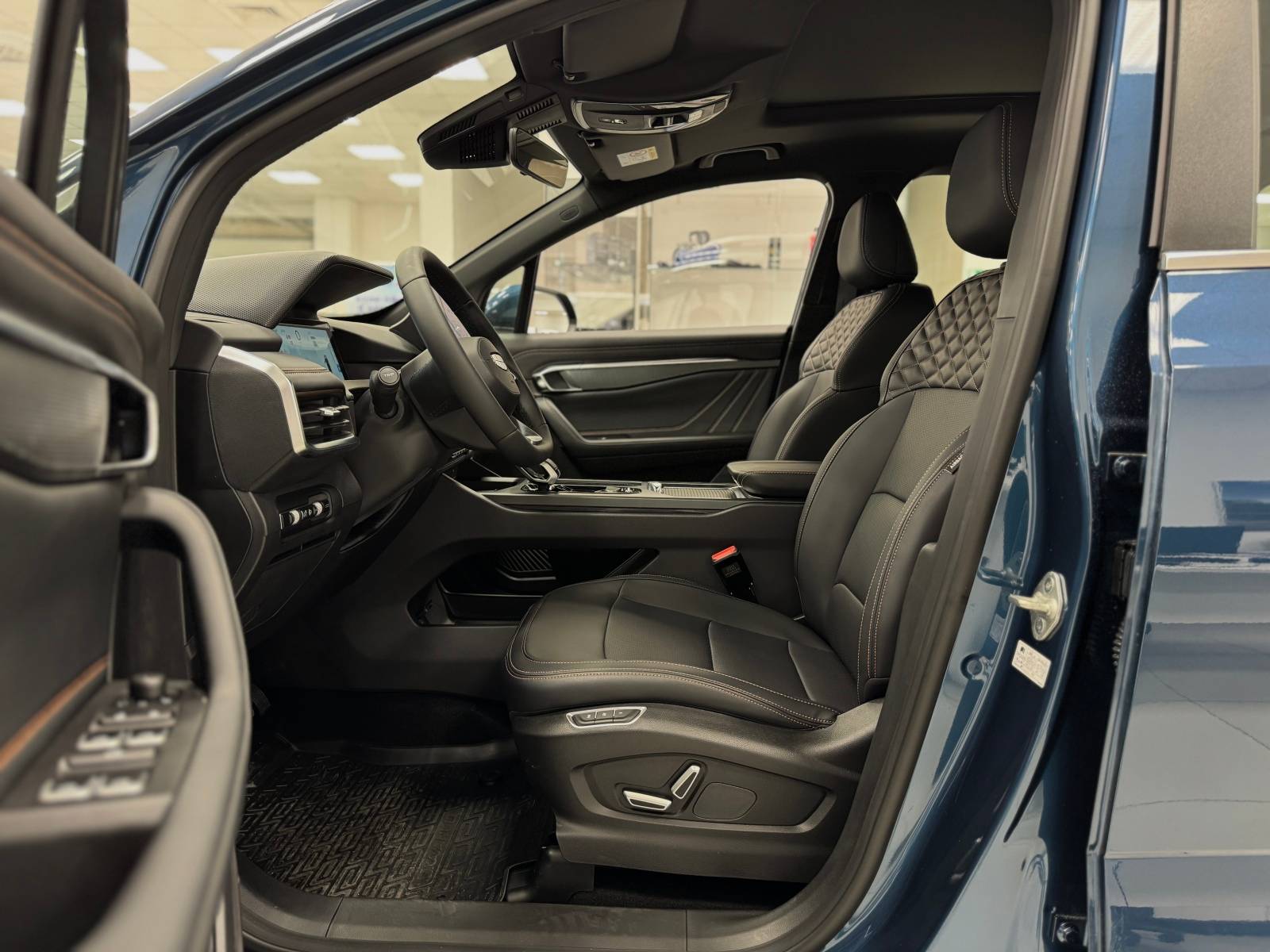 Geely Okavango Flagship 2.0T 7DCT 2WD