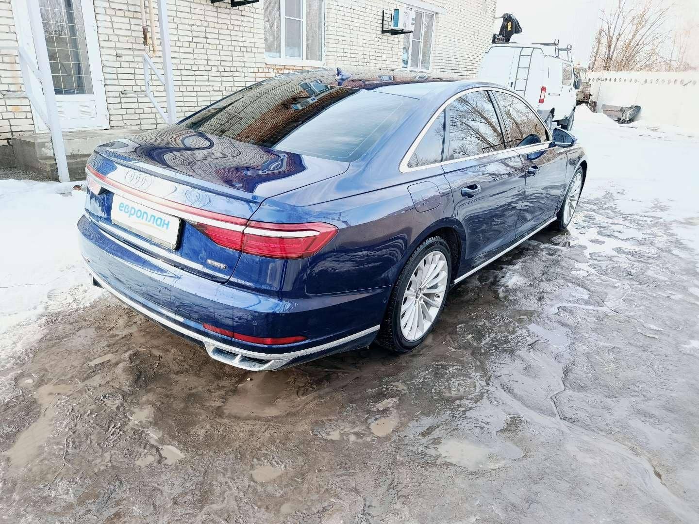 Audi A8,  315 844 км, 2018 года в лизинг
