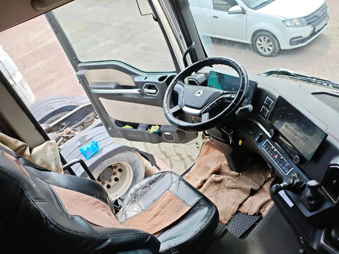 Sitrak C7H MAX 4x2 ZZ4186V361HE,  337 266 км, 2023 года в лизинг