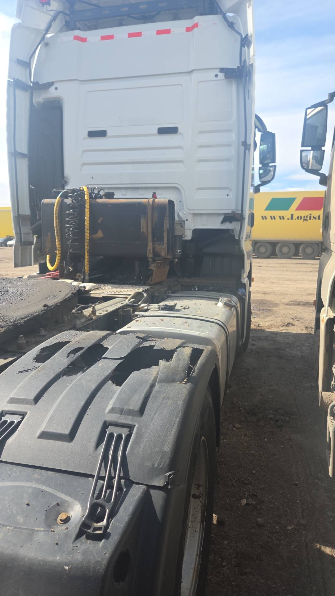 Sitrak C7H 4x2 ZZ4186V361HE,  385 490 км, 2023 года в лизинг