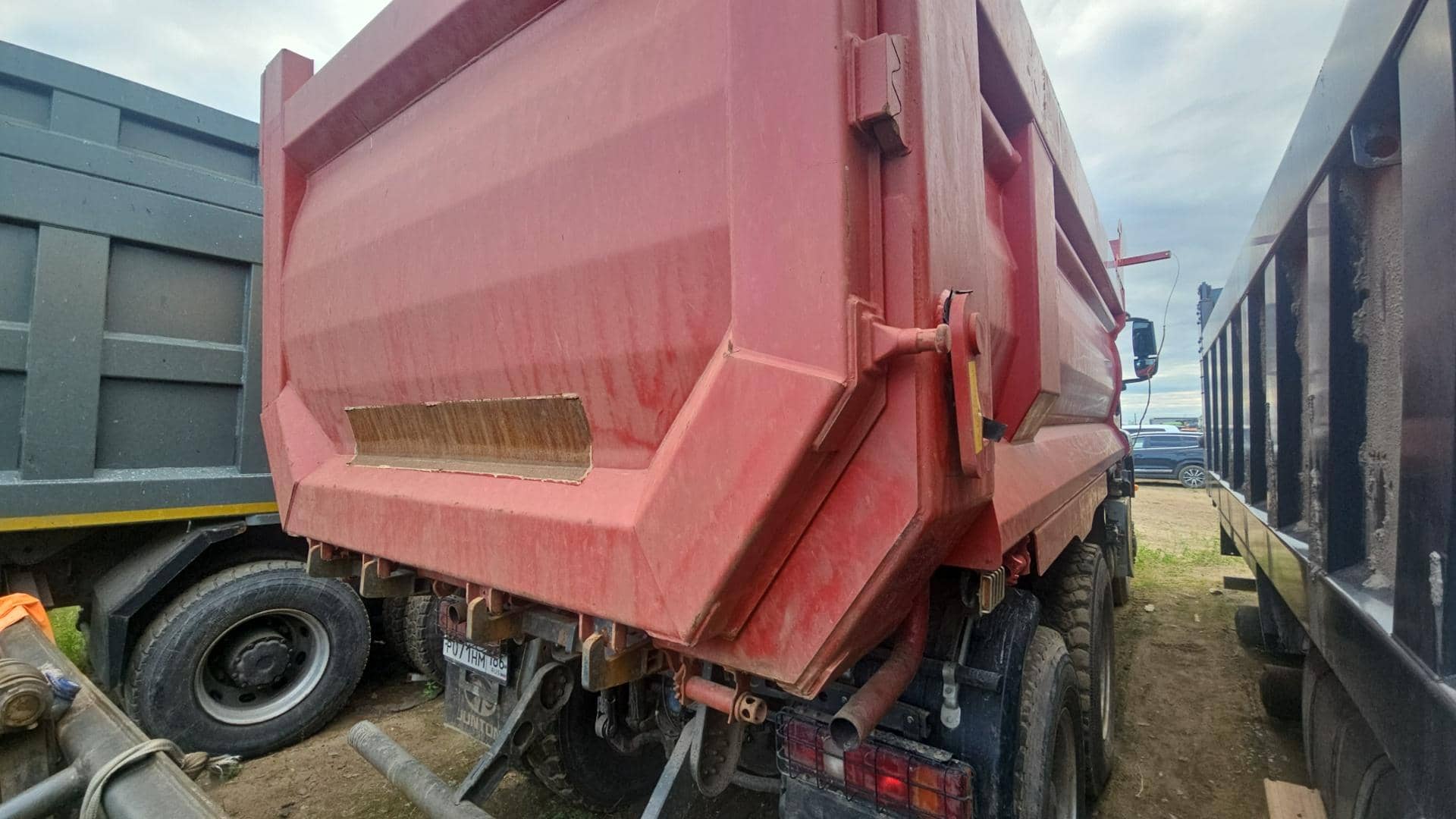 Sitrak ZZ3406V455ME,  100 000 км, 2024 года в лизинг
