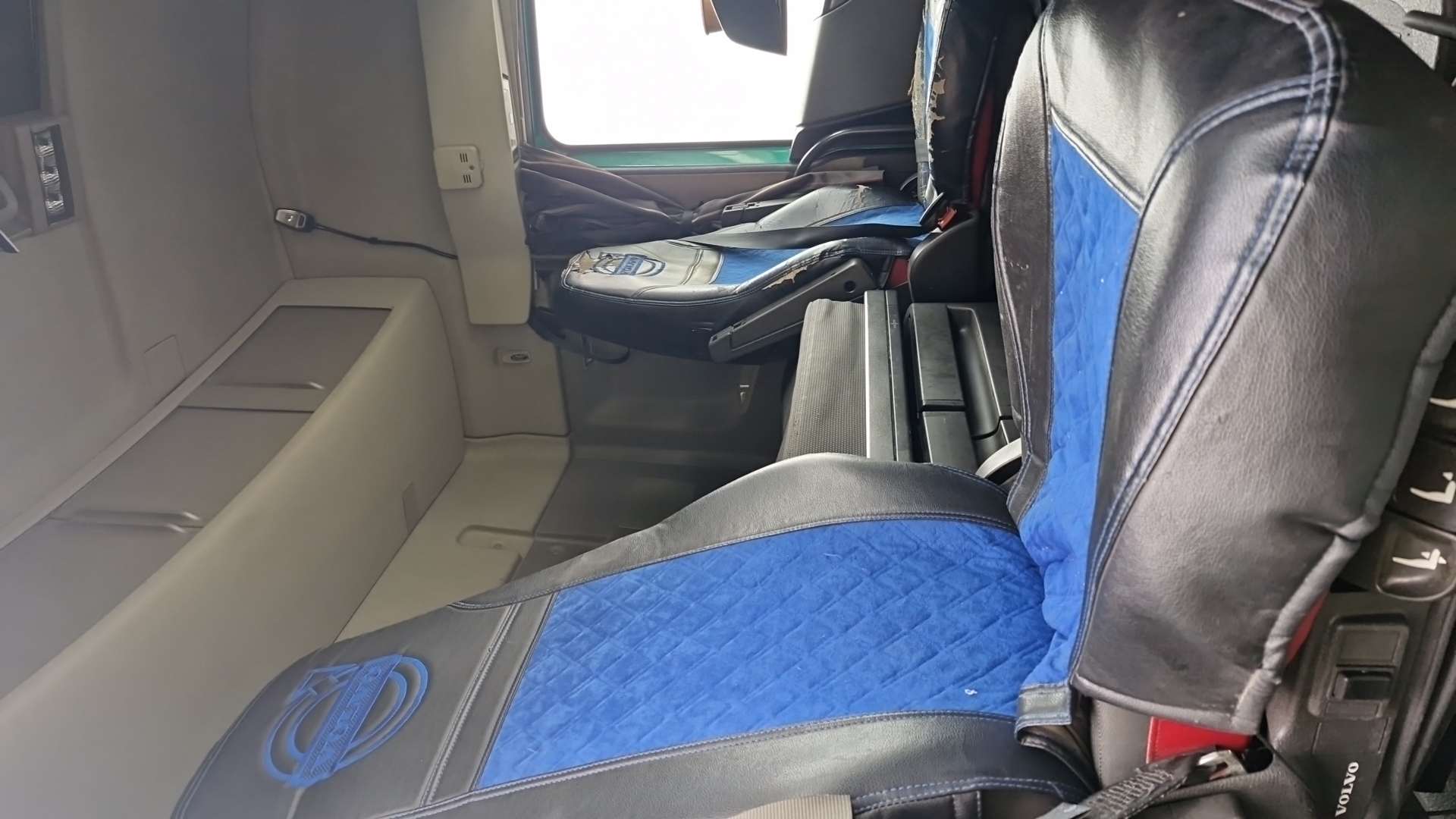 Volvo FH 460 4x2 (FH Globetrotter) Лот 000008968