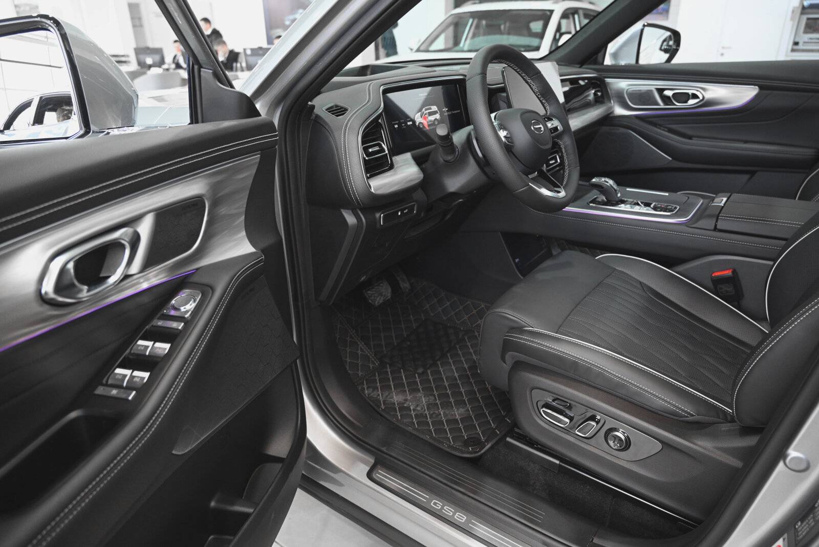 GAC GS8 GX Premium 2.0 8AT 4WD