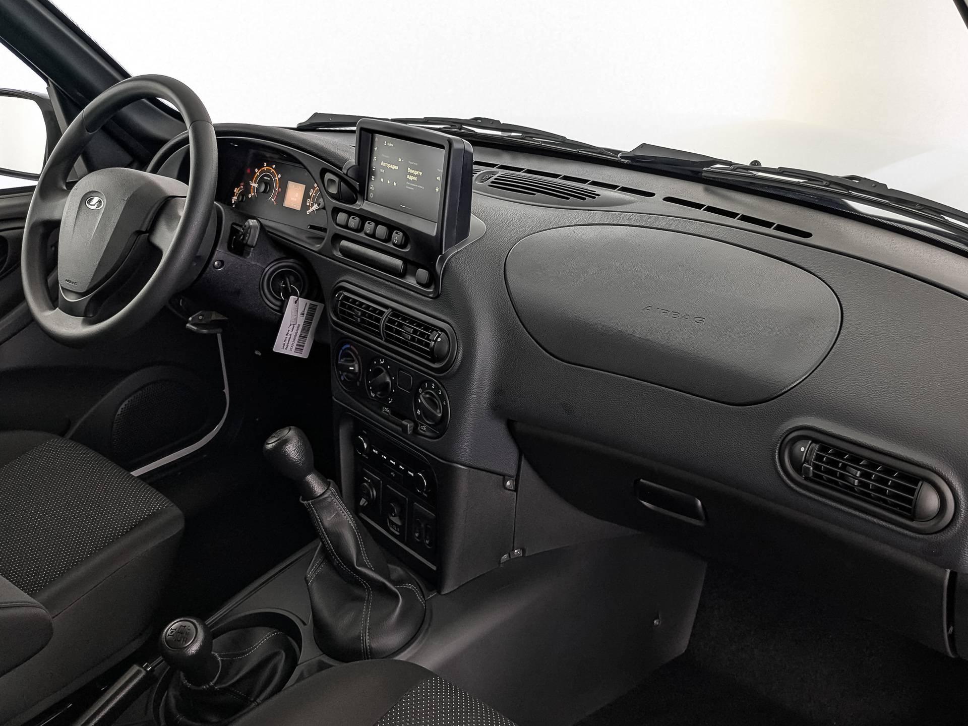 Lada Niva Travel Comfort 24 MMS 1.7 80hp 5MT