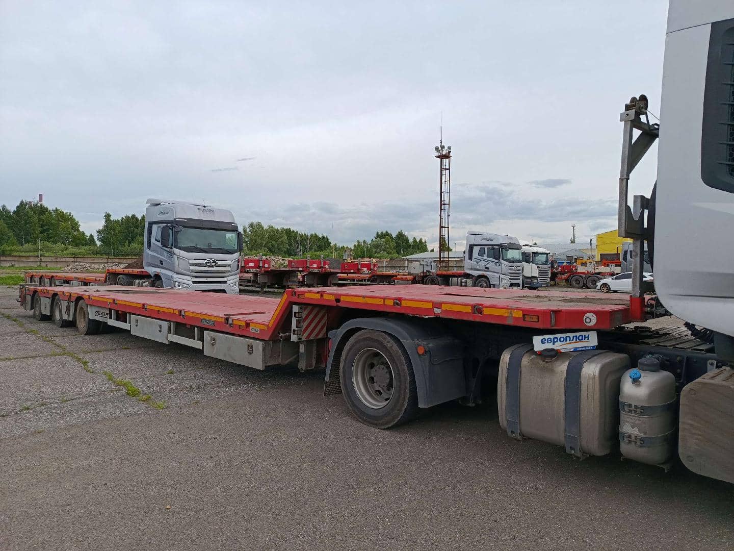 Компания СпецПрицеп Тяжеловоз низкорамный 994273