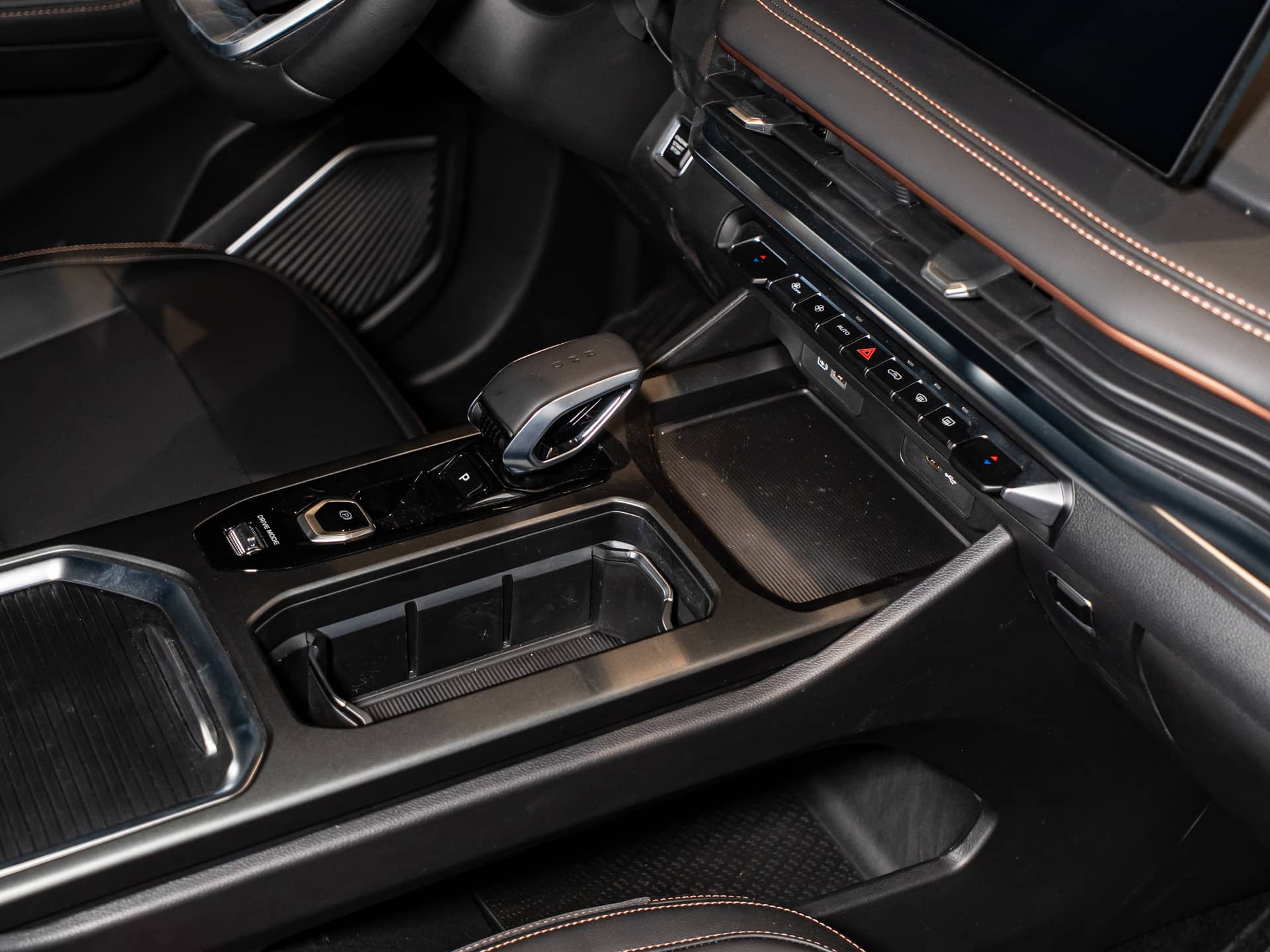 Geely Okavango Флагман 2.0Т АТ