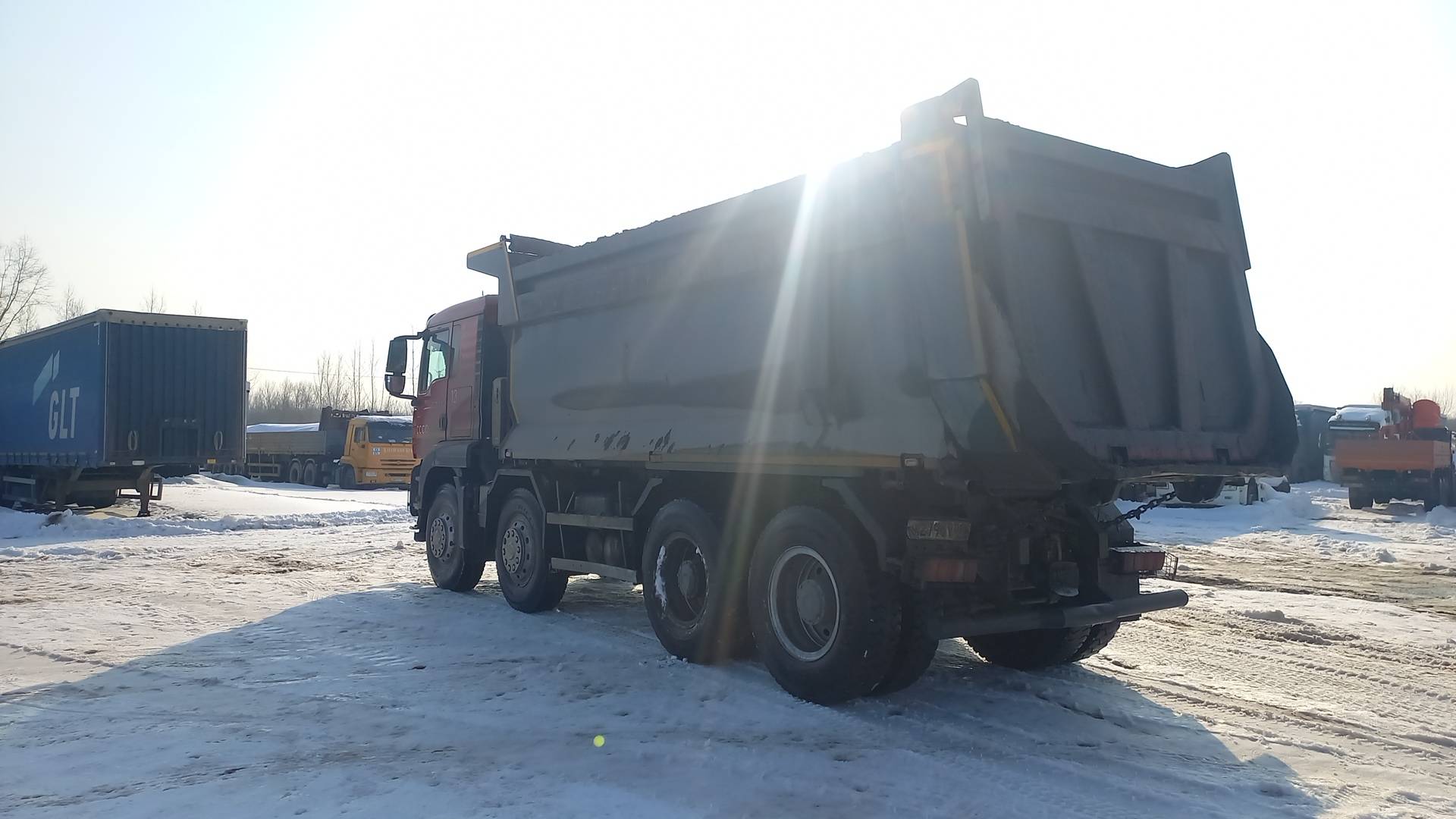 Sitrak ZZ3316V306ME,  180 175 км, 2023 года