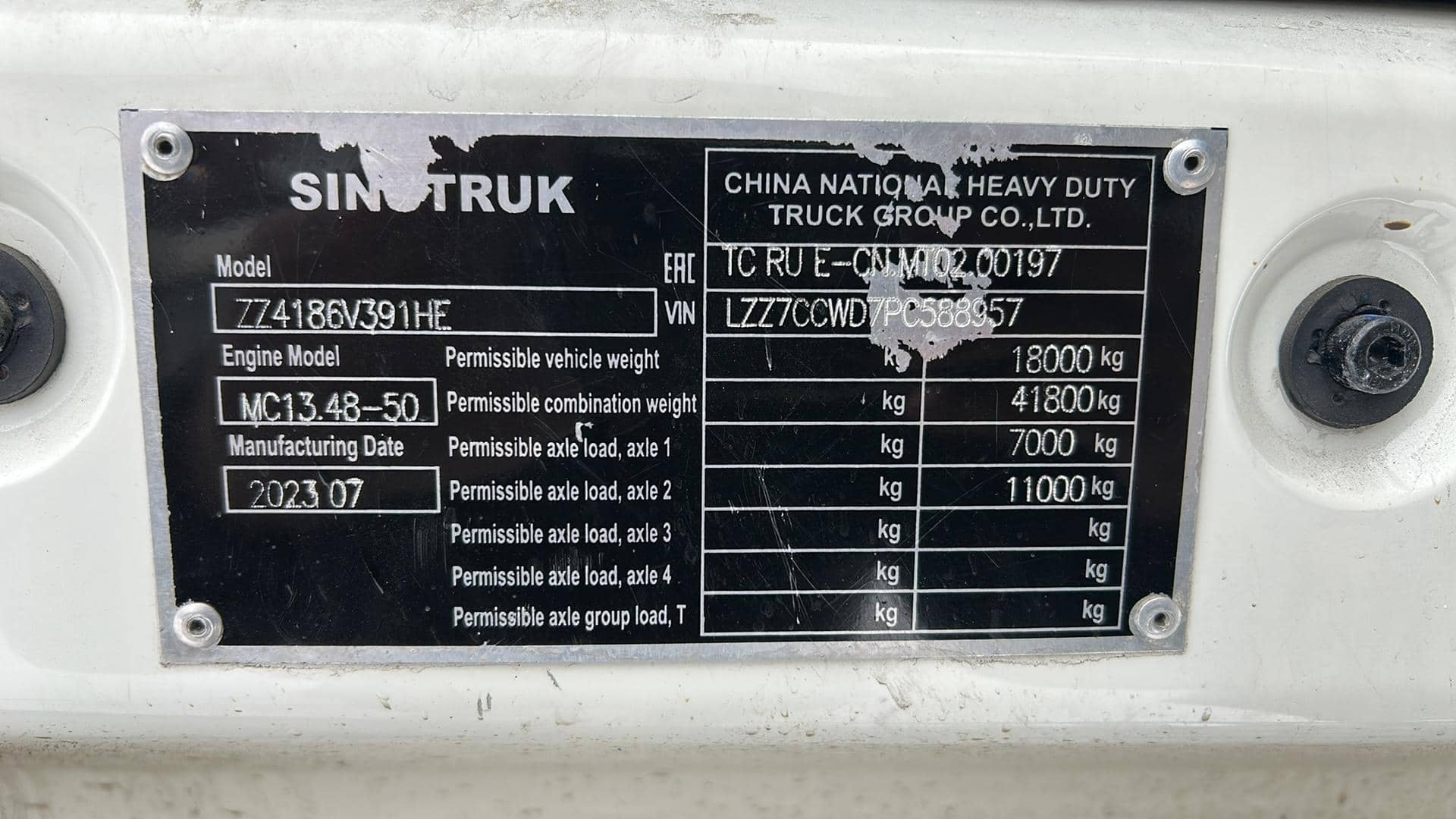 Sitrak ZZ4186V391HE,  371 113 км, 2023 года в лизинг