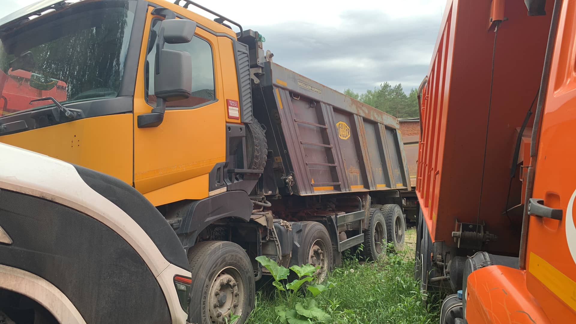 Renault К 440 8X4 (Day cab),  546 000 км, 2017 года в лизинг
