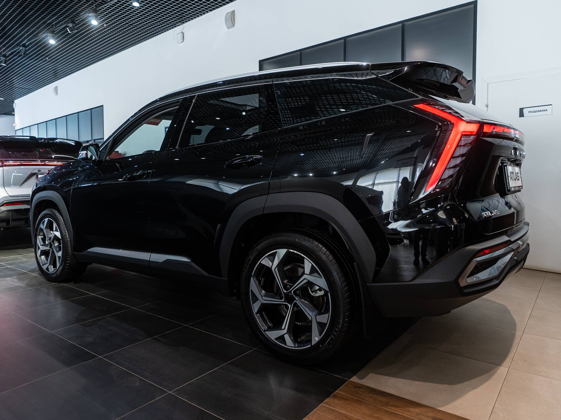 Geely Atlas Флагман 2.0Т АТ полный привод