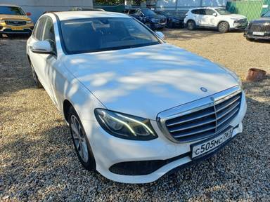 Mercedes-Benz E седан