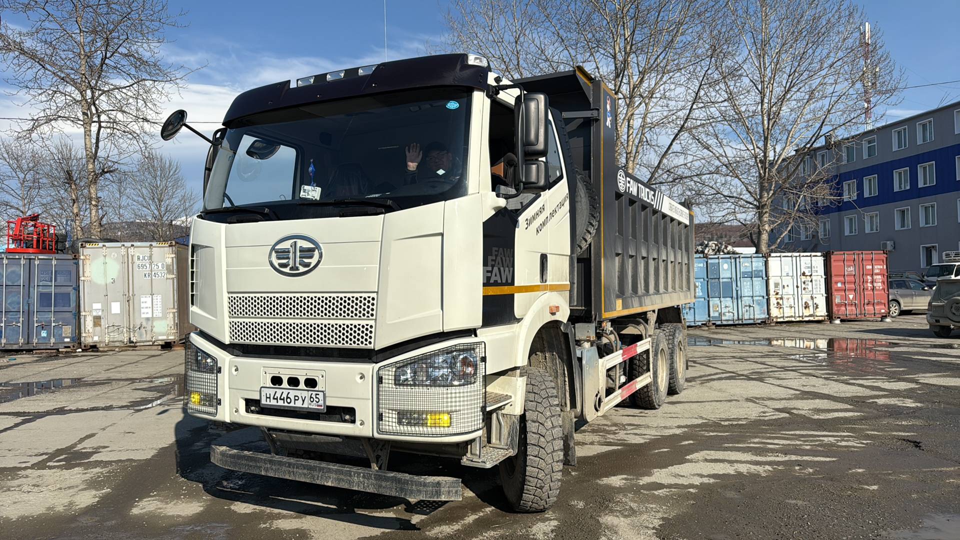 FAW CA3250P66K2T1E5 6х4,  21 030 км, 2023 года в лизинг