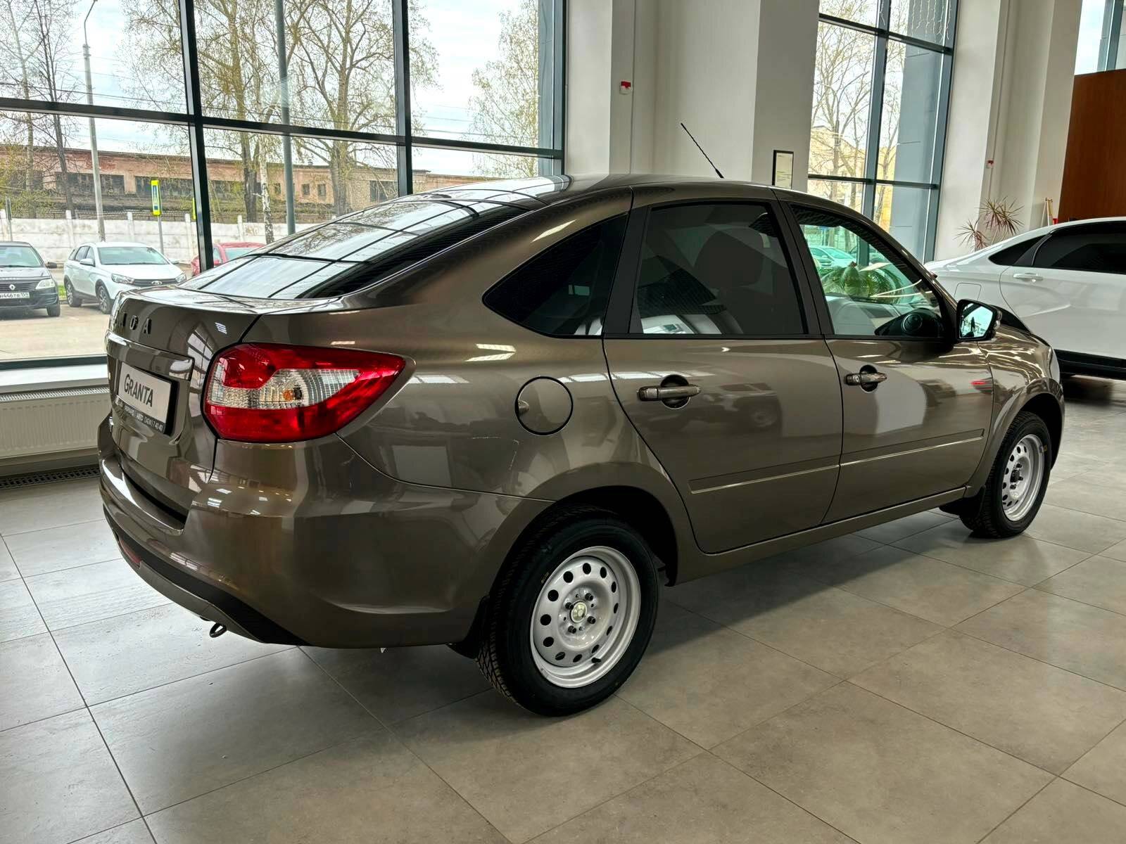 Lada Granta седан Classic 24 Кондиционер 1.6 90hp 5MT