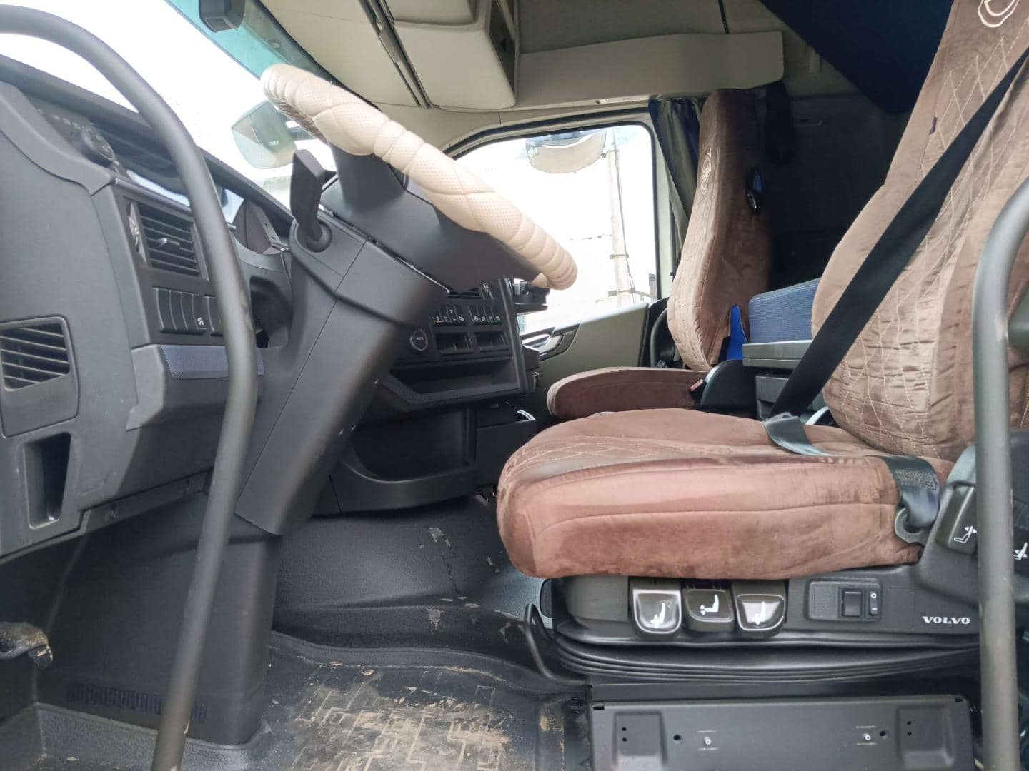 Volvo FH 500 4x2 (FH Globetrotter XL),  313 425 км, 2023 года в лизинг