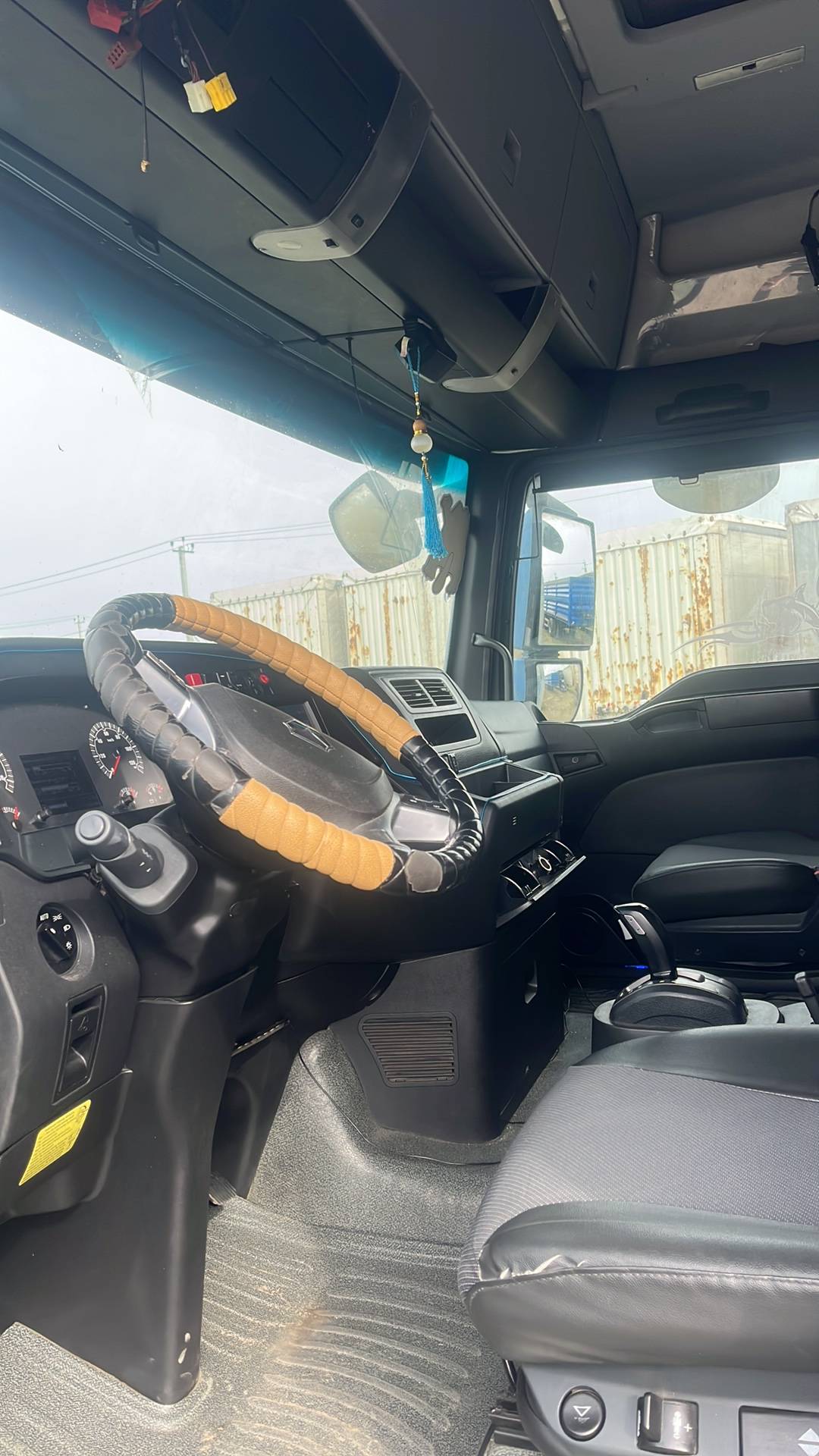 Sitrak C7H 4x2 ZZ4186V361HE,  282 638 км, 2022 года в лизинг