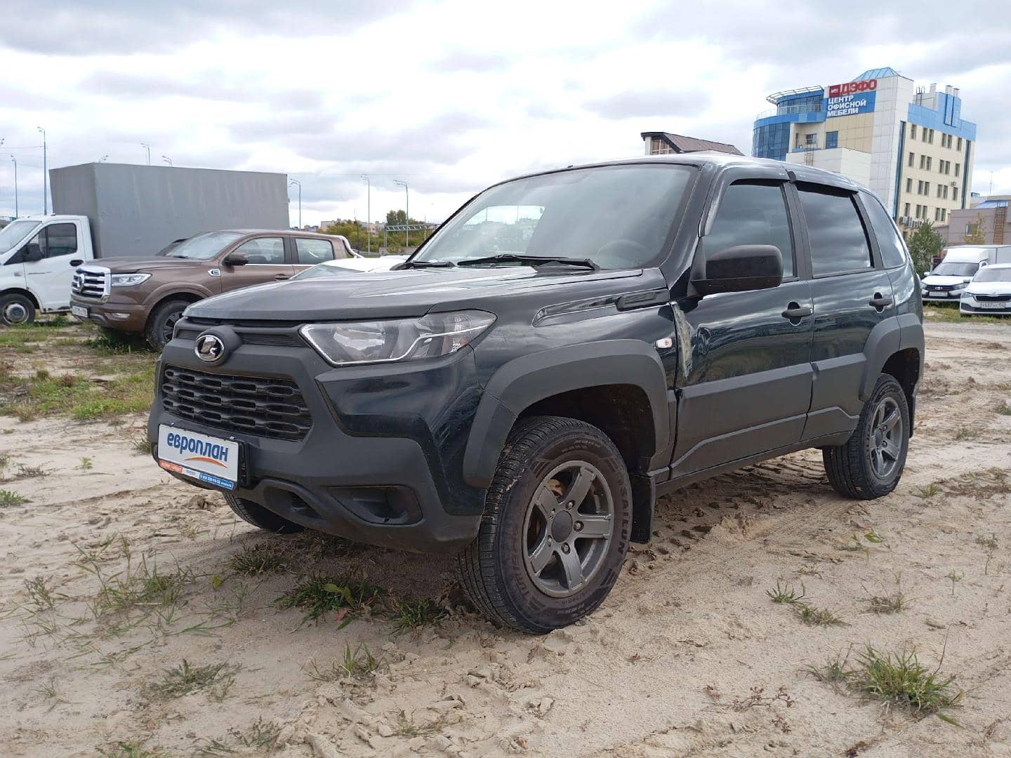 Lada Niva Travel