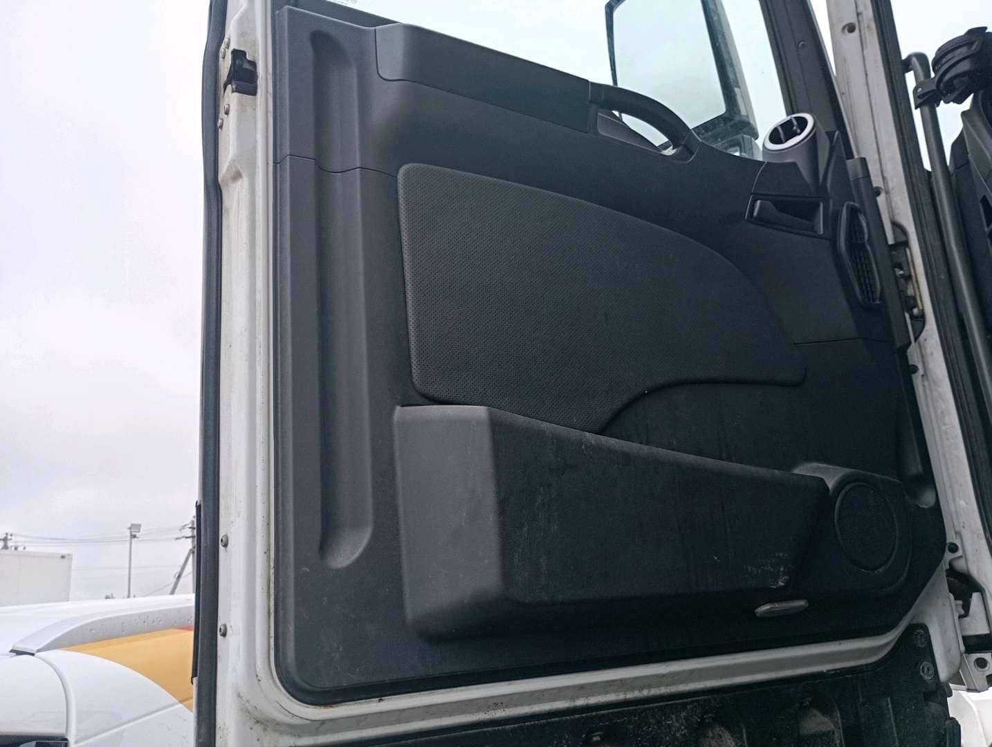 Sitrak С7Н 6×4 ZZ4256V364HE,  242 396 км, 2023 года в лизинг