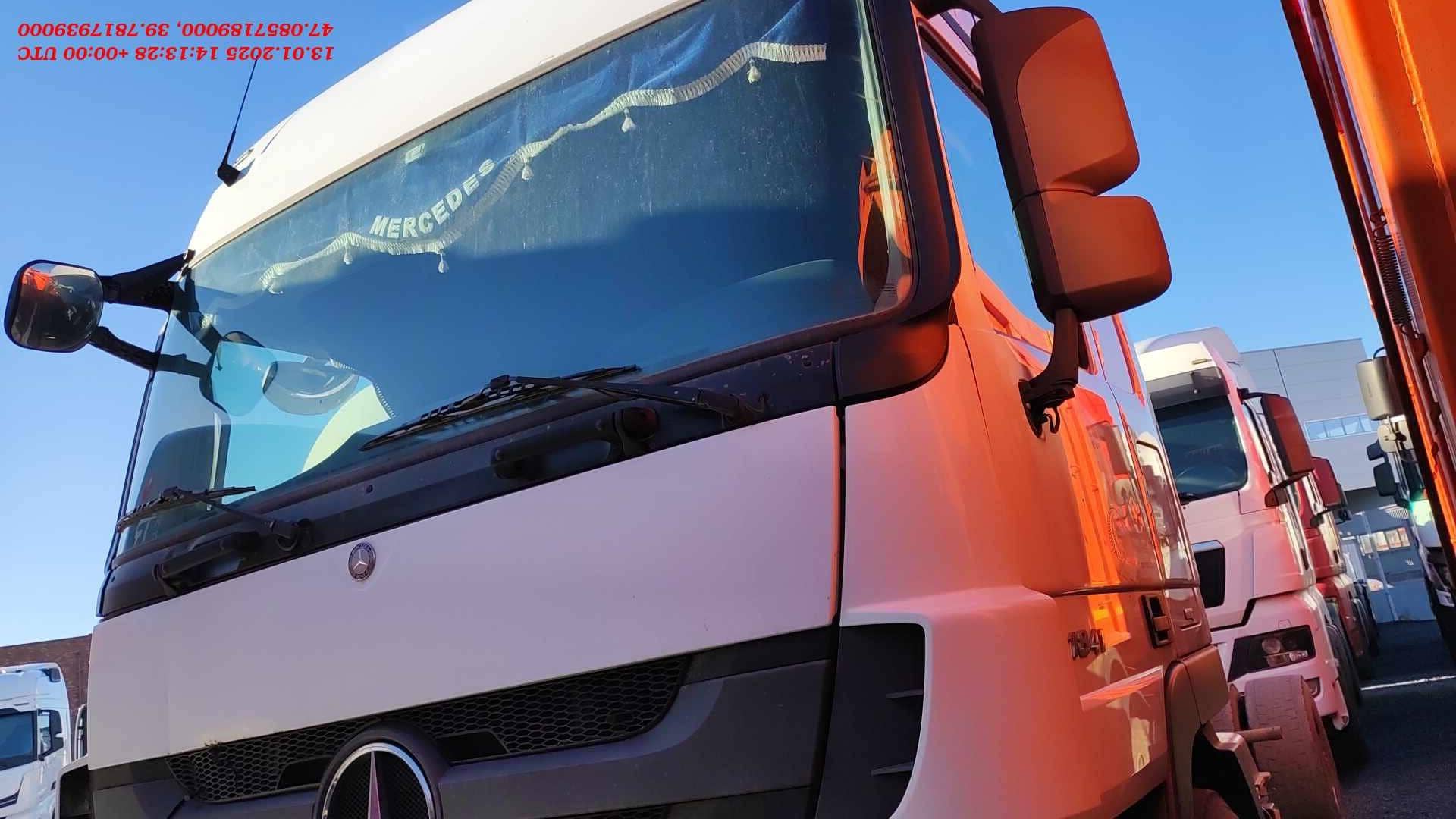 Mercedes-Benz Actros 3 1844 LS 4x2 (Megaspace),  1 000 000 км, 2018 года в лизинг