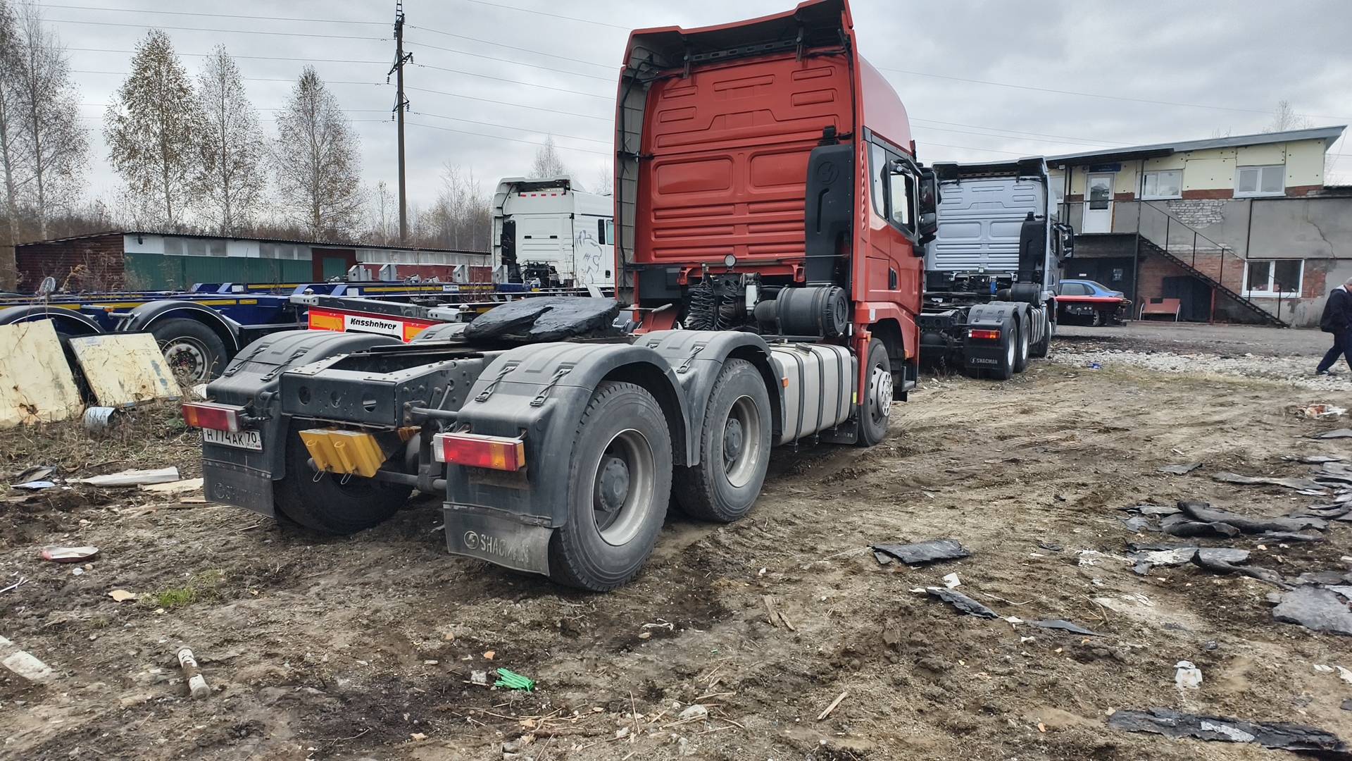 Shacman SX42584V324,  367 595 км, 2022 года в лизинг